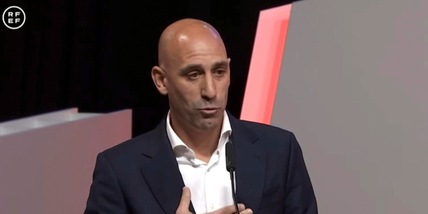 Rubiales, l’ultima follia: mamma barricata in chiesa in sciopero della fame