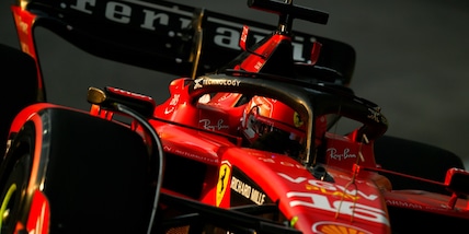 Singapore, squillo Ferrari in FP1: doppietta Leclerc-Sainz, poi Verstappen