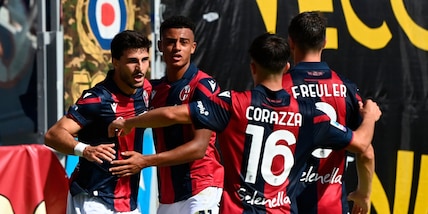 Orsolini scatenato, ciclone sull'Empoli: tripletta e il Bologna vola