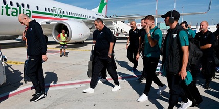 Lazio, Sarri e le turbolenze. E l'inconveniente in aeroporto a Glasgow