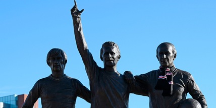 Cori contro Bobby Charlton, il Manchester City si scusa con lo United