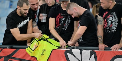 Roma, ultras Slavia Praga folli: scontri, feriti e arresti. Cosa è successo