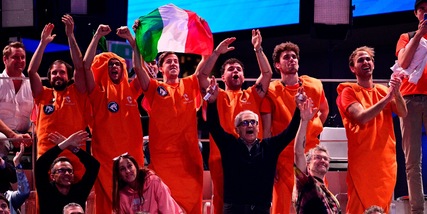 Carota boys, bandiera tricolore e striscioni: tutti pazzi per Sinner
