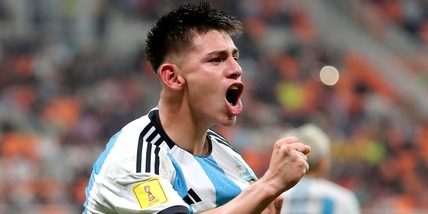 "Echeverri piace a tutti: la Juve c'è. E la clausola del River Plate..."