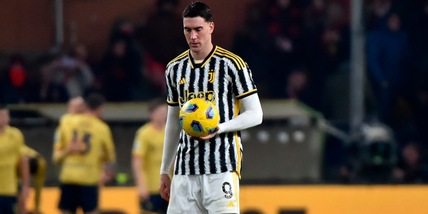 Vlahovic, dentro la crisi: il comportamento di Allegri e l’opinione Juve
