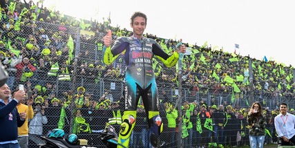 Valentino Rossi esclusivo a Le Iene: "Correrò ancora, ma con le auto! Mia figlia forse sarà Vittoria"