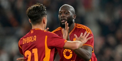 Lukaku e Dybala show, Cremonese rimontata: sarà Lazio-Roma ai quarti