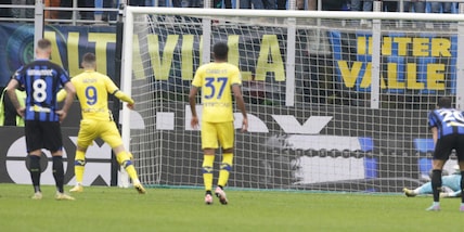 Henry, sfogo social: "Hanno augurato la morte alla mia famiglia"