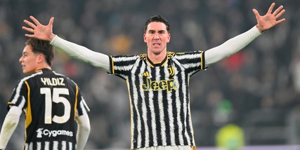 V per Vlahovic: Dusan mette le ali alla Juve. Doppietta al Sassuolo e Inter a -2