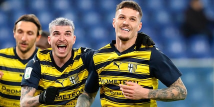 Pirlo travolto in casa da Pecchia: il Parma ne fa tre e allunga in vetta