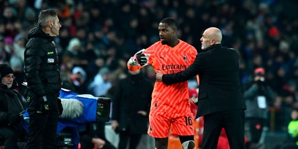 Maignan: "Versi di scimmia continui". Pioli e Balzaretti: "Basta razzismo"