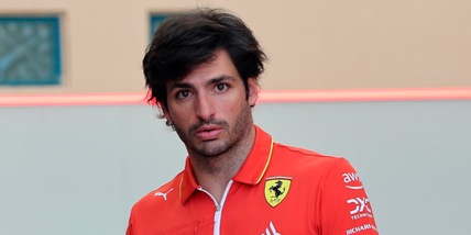 Sainz sorprende: la risposta alla domanda sul futuro Ferrari con Hamilton