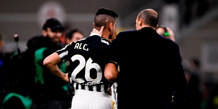 Juve camaleonte: a Napoli rimpicciolita, le tre ipotesi per il centrocampo