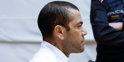 Dani Alves, un milione di euro per tornare libero: fuori dal carcere a breve