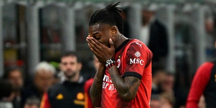 Leao flop Milan, fuori in un boato di fischi. Serena lo stronca: "irritante"