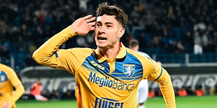 Soulé sblocca il Frosinone dopo tre mesi senza vincere: Salernitana in Serie B