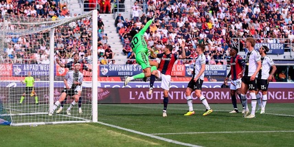 La Juve resta terza, il Bologna fallisce l'aggancio: Cannavaro sfiora il colpo