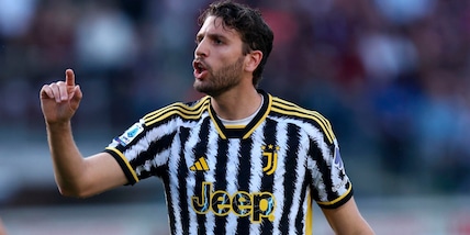 Locatelli nero di rabbia, Motta lo cambia: altro ruolo nella nuova Juve