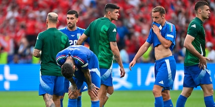 La maglia dell’Italia disonorata, il sistema che litiga e le due fake news