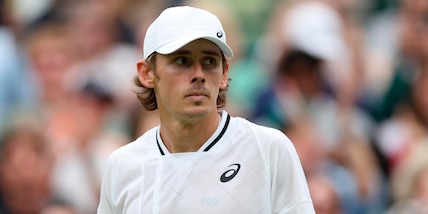 De Minaur, infortunio come Sinner: Djokovic vola in semifinale a Wimbledon