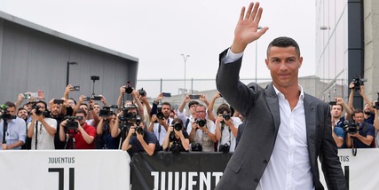 Cristiano Ronaldo, sei anni fa il bagno di folla al J Medical