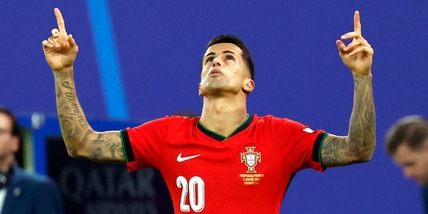 Voi lo prendereste Cancelo alla Juve? Alla Continassa ha bussato Mendes...