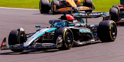 Russell squalificato, Leclerc terzo e vince Hamilton: GP Belgio, cambia tutto!