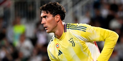 Vlahovic, messaggio Juve: "Ci vuole tempo ma faremo grandi cose"
