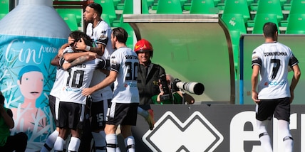 La Juve Stabia ferma la fuga del Pisa. Festa e tris Samp, poker Cesena!