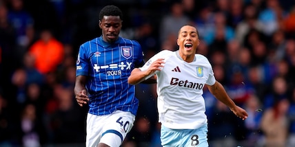 Disavventura per l'ex Napoli: rischia di perdere un dito lavando i piatti