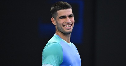 Alcaraz, il 2025 inizia con un ko e un nuovo look: “Devo andarci più spesso…”