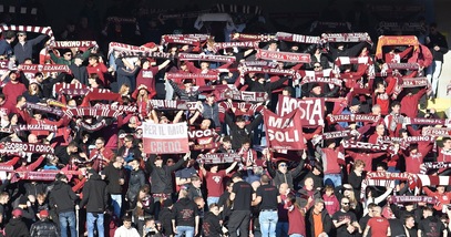 Torino, tifosi convocati al Fila: carica e contestazione