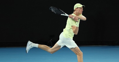 Sinner vince ancora: battuto anche Tsistipas prima dell'Australian Open