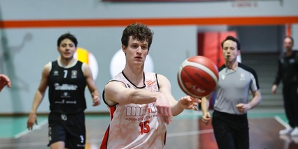 Oleggio Magic Basket: la corsa degli Squali continua contro Crocetta