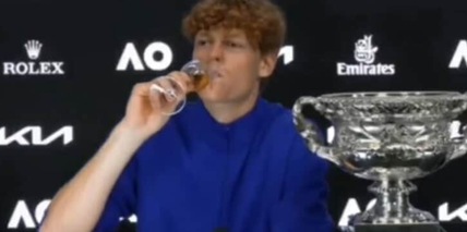 Sinner, champagne in conferenza e la risposta sulla Wada: "Difficile dirlo"