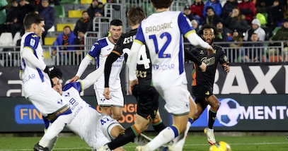 Zerbin, la prima gioia non basta al Venezia: Tchatchoua salva il Verona