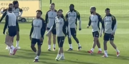 Juve, Motta al lavoro con la squadra verso il Psv: il punto sulle assenze