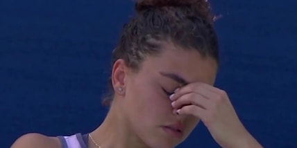 Paolini eliminata a Dubai: Jasmine in lacrime, infortunio alla caviglia!