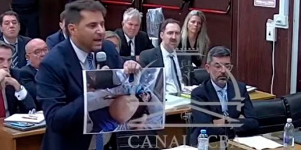 Maradona, la foto shock mostrata al processo: 7 medici sotto accusa