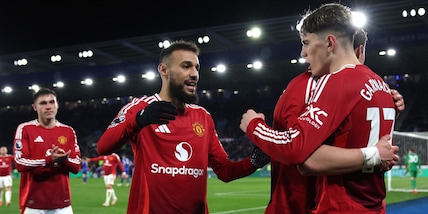 Derby di Londra all'Arsenal: Merino manda ko il Chelsea. Tris United al Leicester