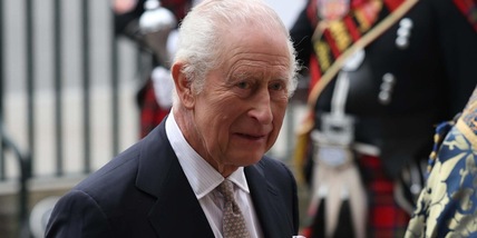 Re Carlo ricoverato, il messaggio di Buckingham Palace e la visita al Papa