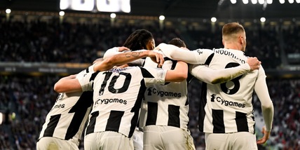 Dal silenzio alla festa social, è una Juve che ci crede: "E adesso otto finali"