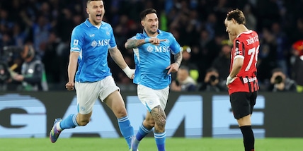 Scudetto, il Napoli ci crede: 2-1 al Milan, ma quanta paura