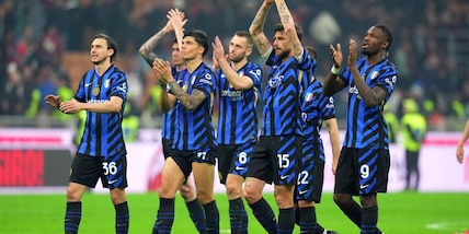 Abraham illude il Milan, Calhanoglu salva l'Inter: si decide tutto al ritorno