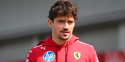 Ferrari, un'altra delusione. E Leclerc punta il dito