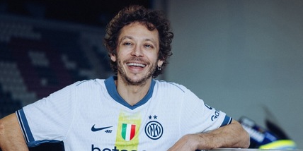 Inter, maglia speciale dedicata a Valentino Rossi: sarà indossata col Cagliari