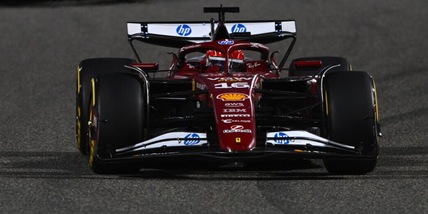 Ferrari, Leclerc e Hamilton fuori dal podio in Bahrein. Ma Russell è sotto investigazione