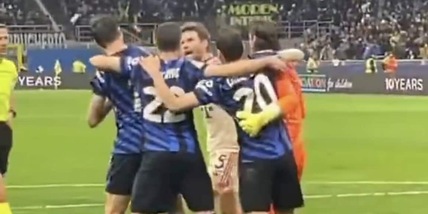 Acerbi, Muller zittito e rissa sfiorata: la provocazione dopo Inter-Bayern