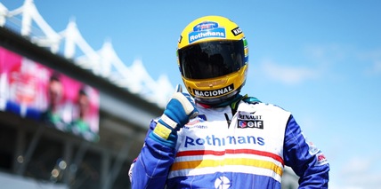 Senna, il casco iconico venduto all'asta supera Leclerc: cifra da record