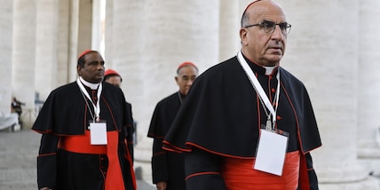 Conclave, primi imprevisti: tredici cardinali costretti al trasloco